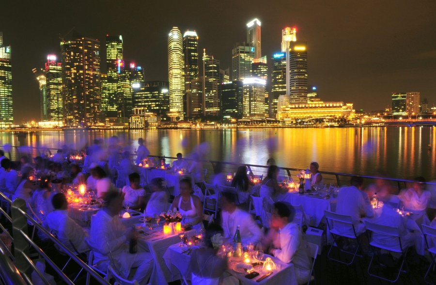 Largest Outdoor Pop-Up Picnic