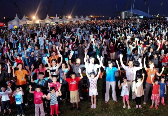 Most Number Of People Freeze Pose Together
