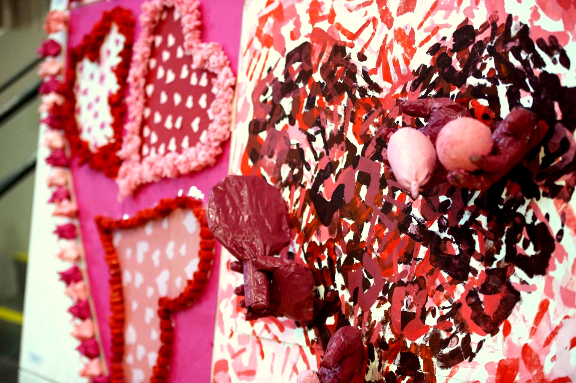 Largest Heart Formation Made Of Paper Crafts