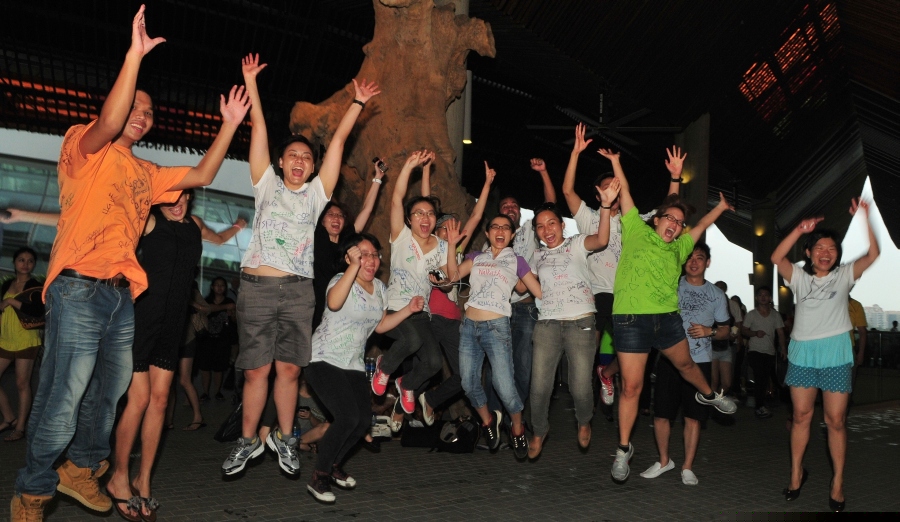 Largest Collection Of Wishes Written On T-Shirts