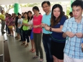 Longest Chain of Knots Tied Simultaneously