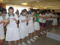Longest Chain of Knots Tied Simultaneously