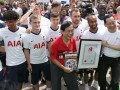 SINGAPORE, SINGAPORE - JULY 20: Tottenham Hotspur meet and greet during Fan Zone activation at Singapore National Stadium on July 20, 2019 in Singapore. (Photo by Tottenham Hotspur FC/Tottenham Hotspur FC via Getty Images)