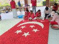 230813-flagmadeofflowers08