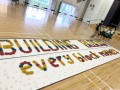 largest-word-formation-made-of-rubber-bands-1