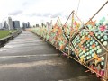 longest sculpture made of plastic bottles (2)