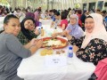 Most-People-Eating-Nasi-Ambeng-11