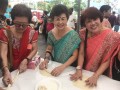 Most No of People Making Roti Prata01 (10)
