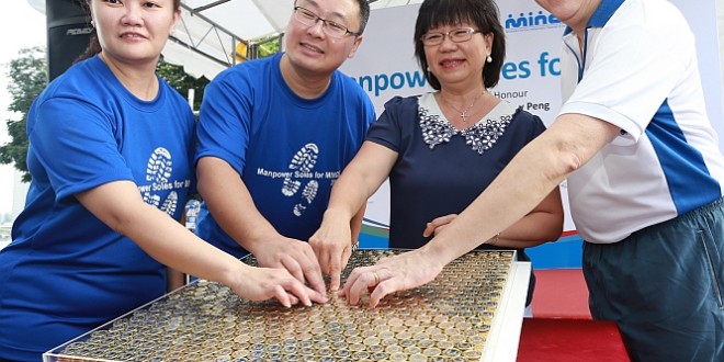 Largest Display Of One-Dollar Coins Largest Display Of One-Dollar Coins