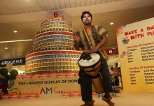 Largest Display Of Donuts