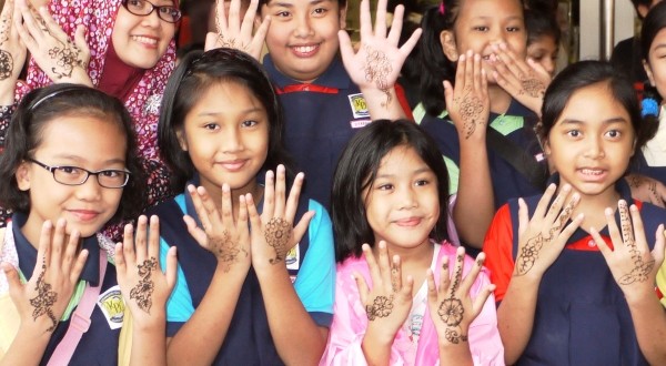 Largest Henna Painting Of Hands