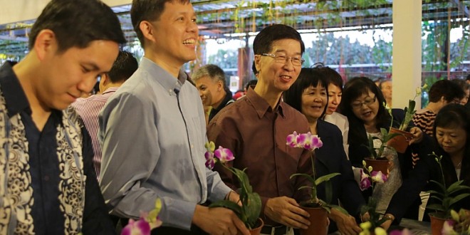 Most Number Of People Planting Orchids Together