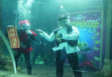 First Underwater Magic Performance