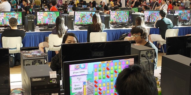 Most Number Of People Playing A Video Game Together