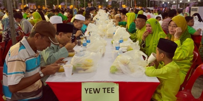 Most Number Of People Eating Porridge Together