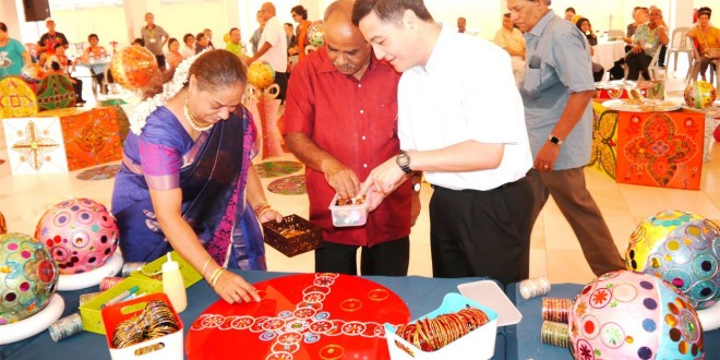 Largest Display Of Indian Bangle Handicrafts