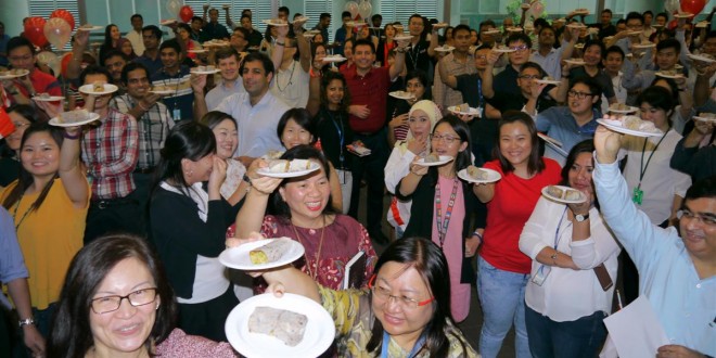 Most Number Of People Eating Popiah Together