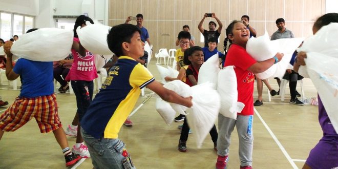 Largest Pillow Fight