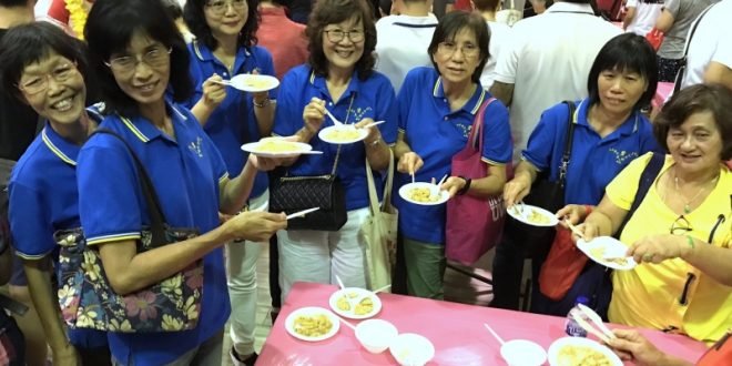 Most Number Of People Making Muah Chee