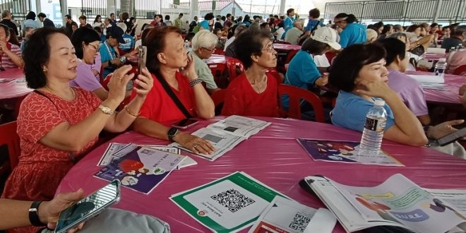 Largest Group Of Seniors Learning Generative AI Tools Together