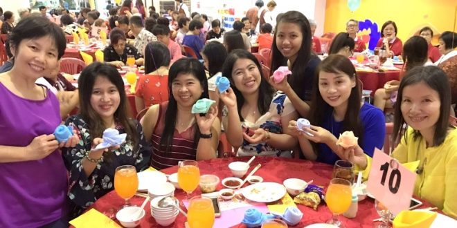 Most Number Of People Making Towel Roses Together